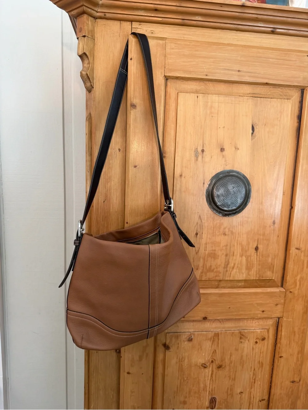 Coach Oversized Tan Leather Crossbody Tote with Brown Trim Beautiful Bag